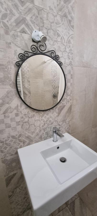 Farolfi Apartments Galliera Болонья Екстер'єр фото