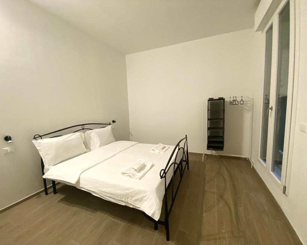 Farolfi Apartments Galliera Болонья Екстер'єр фото